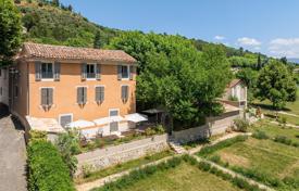 18 odalılar villa Riez'da, Fransa. 1,400,000 €
