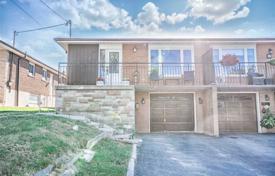 4 odalılar konak North York'da, Kanada. C$983,000