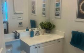 5 odalılar daire Yonge Street'da, Kanada. C$967,000