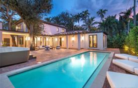 Villa – Coral Gables, Florida, Amerika Birleşik Devletleri. 2,146,000 €