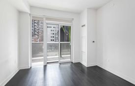 1 odalılar daire Richmond Street West'da, Kanada. C$872,000