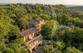 8 odalılar villa 590 m² Montepulciano'da, İtalya. 2,400,000 €