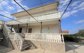 8 odalılar şehir içinde müstakil ev 185 m² Zadar County'da, Hırvatistan. 340,000 €