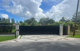 Şehir içinde müstakil ev – West End, Miami, Florida,  Amerika Birleşik Devletleri. $3,400,000
