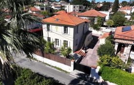 6 odalılar villa Cap d'Antibes'da, Fransa. 1,650,000 €
