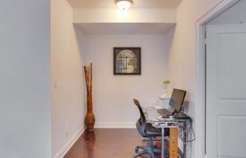 6 odalılar daire North York'da, Kanada. C$890,000