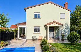 5 odalılar şehir içinde müstakil ev 170 m² Umag'da, Hırvatistan. 660,000 €