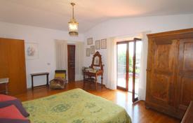 5 odalılar villa 298 m² Castelnuovo Berardenga'da, İtalya. 750,000 €