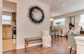 4 odalılar şehir içinde müstakil ev Etobicoke'de, Kanada. C$1,333,000