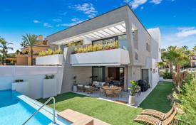 9 odalılar villa 297 m² Puerto Banús'ta, İspanya. 2,195,000 €
