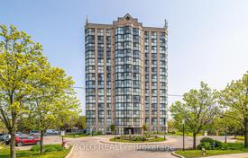 6 odalılar daire Etobicoke'de, Kanada. C$776,000