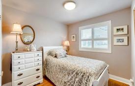 9 odalılar şehir içinde müstakil ev North York'da, Kanada. C$1,854,000