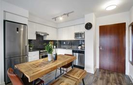 5 odalılar daire North York'da, Kanada. C$814,000