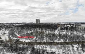 5 odalılar konak Etobicoke'de, Kanada. C$1,280,000