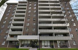 2 odalılar daire Logan Avenue'de, Kanada. C$726,000