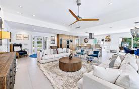 9 odalılar şehir içinde müstakil ev 319 m² Florida'da, Amerika Birleşik Devletleri. $1,895,000