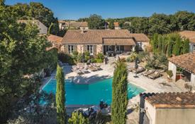 Yazlık ev – Saint-Rémy-de-Provence, Bouches-du-Rhône, Provence - Alpes - Cote d'Azur,  Fransa. 1,450,000 €