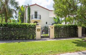 Yazlık ev – Coral Gables, Florida, Amerika Birleşik Devletleri. $775,000