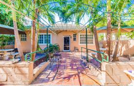 Yazlık ev – Miami sahili, Florida, Amerika Birleşik Devletleri. $2,500,000