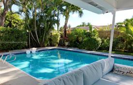 Şehir içinde müstakil ev – Palm Beach Gardens, Florida, Amerika Birleşik Devletleri. $768,000