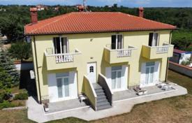 6 odalılar şehir içinde müstakil ev 244 m² Umag'da, Hırvatistan. 690,000 €