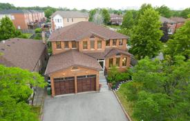 Şehir içinde müstakil ev – Scarborough, Toronto, Ontario,  Kanada. C$1,875,000