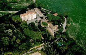 Villa – Chiusi, Toskana, İtalya. 2,610,000 €