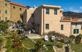 16 odalılar villa 447 m² Liguria'da, İtalya. 1,500,000 €