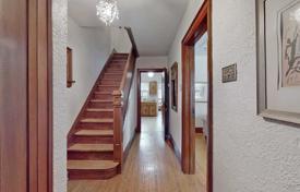 8 odalılar şehir içinde müstakil ev North York'da, Kanada. C$1,987,000