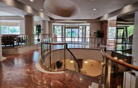 6 odalılar daire Scarborough'da, Kanada. C$1,035,000