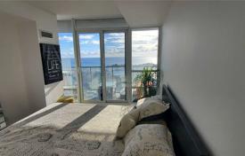 1 odalılar daire Lake Shore Boulevard West'da, Kanada. C$1,125,000