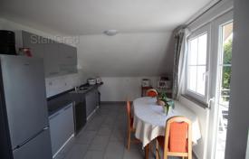 10 odalılar şehir içinde müstakil ev 300 m² Vrbnik'da, Hırvatistan. 730,000 €