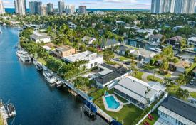Şehir içinde müstakil ev – Hallandale Beach, Florida, Amerika Birleşik Devletleri. $2,580,000