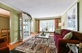 10 odalılar şehir içinde müstakil ev Scarborough'da, Kanada. C$1,422,000