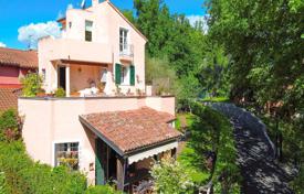 9 odalılar villa 218 m² Liguria'da, İtalya. 530,000 €