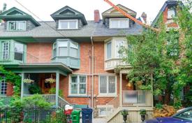 3 odalılar konak Old Toronto'da, Kanada. C$1,716,000