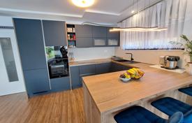 10 odalılar şehir içinde müstakil ev 450 m² Lovran'da, Hırvatistan. Price on request