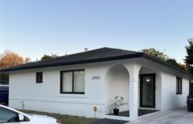 4 odalılar şehir içinde müstakil ev 137 m² Miami Gardens'da, Amerika Birleşik Devletleri. $440,000