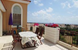 3 odalılar çatı dairesi 165 m² Baf'ta, Kıbrıs. $428,000