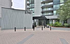 3 odalılar daire Yonge Street'da, Kanada. C$769,000