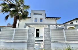 Villa 215 m² Forte dei Marmi'de, İtalya. 850,000 €