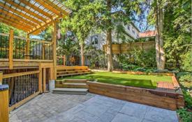 11 odalılar şehir içinde müstakil ev North York'da, Kanada. C$2,648,000