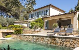 4 odalılar villa Mougins'de, Fransa. 2,550,000 €