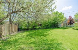 14 odalılar şehir içinde müstakil ev North York'da, Kanada. C$2,214,000