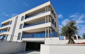 9 odalılar şehir içinde müstakil ev 420 m² Medulin'de, Hırvatistan. 2,150,000 €