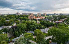 8 odalılar şehir içinde müstakil ev Etobicoke'de, Kanada. C$2,045,000