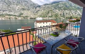 3 odalılar daire 110 m² Kotor city'da, Karadağ. 300,000 €