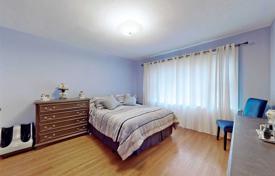3 odalılar şehir içinde müstakil ev North York'da, Kanada. C$1,560,000