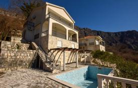 Villa – Risan, Kotor, Karadağ. 750,000 €