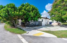 3 odalılar şehir içinde müstakil ev 150 m² Miami'de, Amerika Birleşik Devletleri. $1,495,000